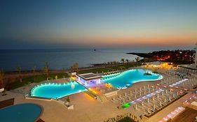 King Evelthon Beach Hotel & Resort